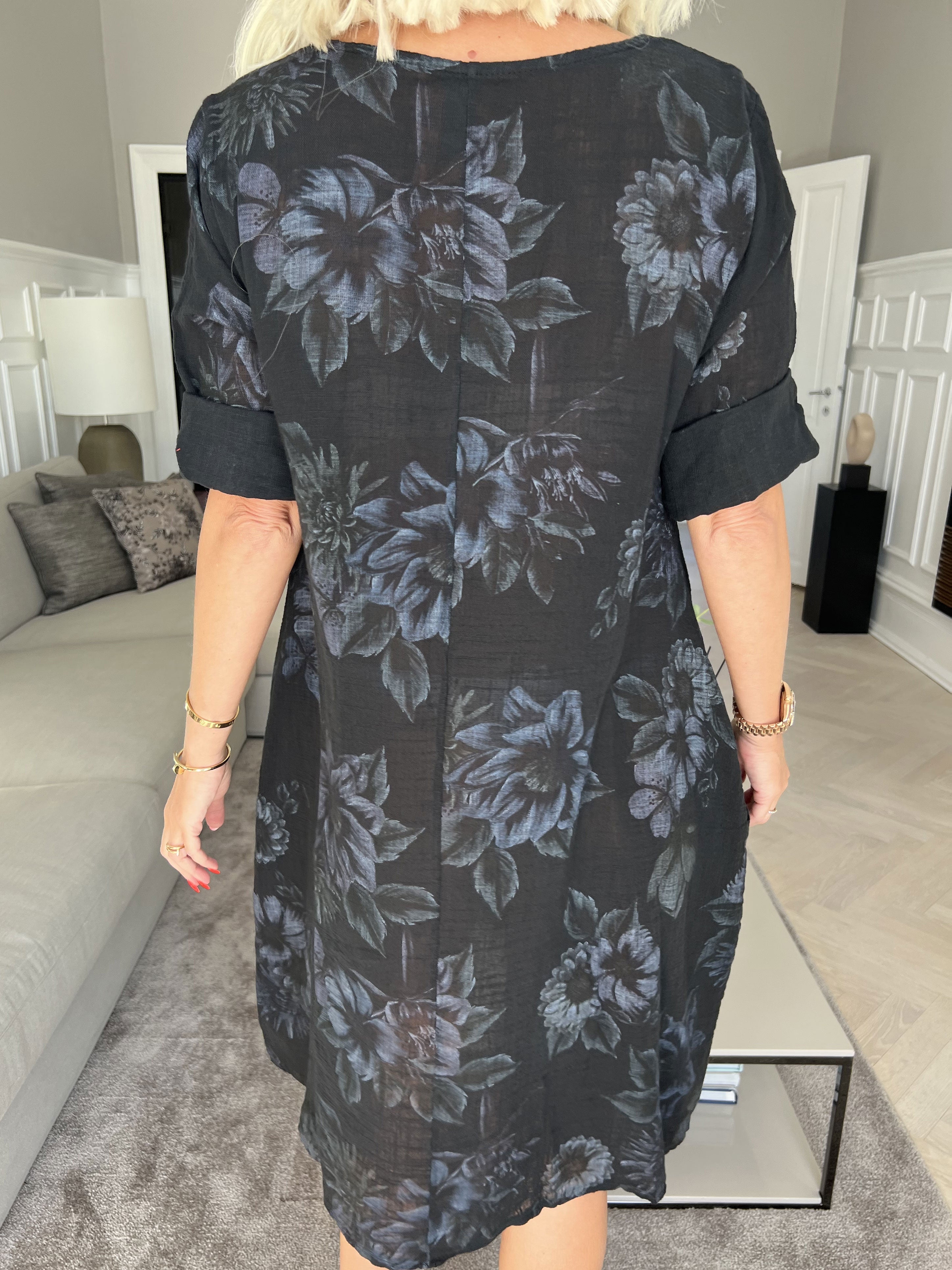 Jayda - Söt bomullsklänning med ficka och blommigt tryck